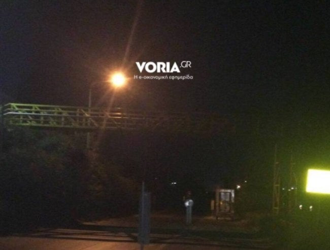 Σοκάρει η αυτοκτονία νεαρού στη Θεσσαλονίκη: Κρεμάστηκε σε αυτή τη γέφυρα μετά από ερωτική απογοήτευση! (εικόνες)